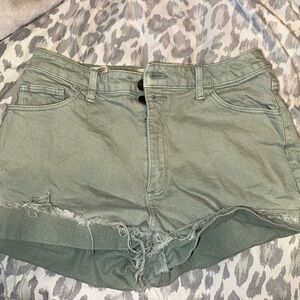 Universal Thread Sage Jean Shorts